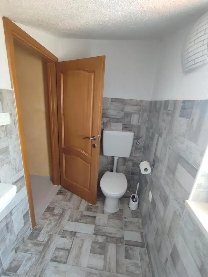 דירות Marčana Apartman Emir