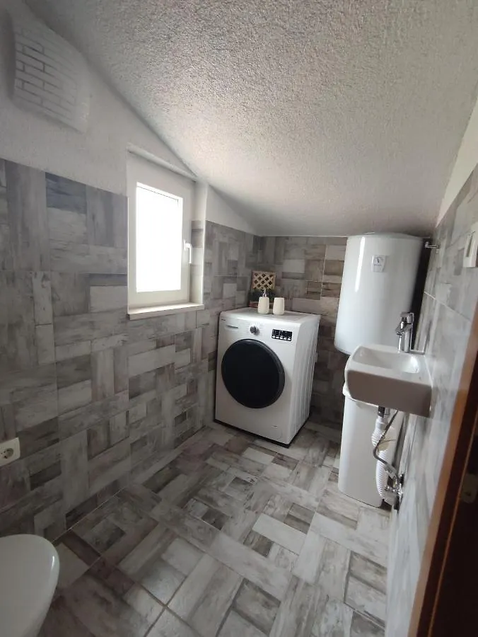 דירות Marčana Apartman Emir