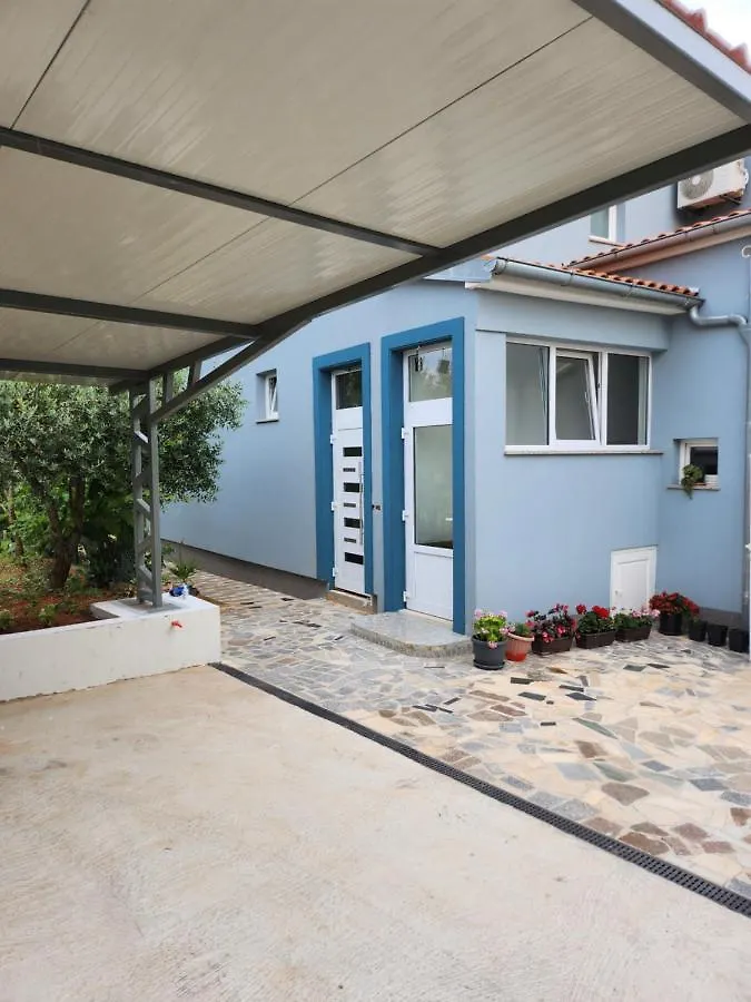 דירות Marčana Apartman Emir 0*,